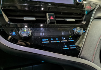 Подержанный автомобиль Toyota Camry Sedan 2021 года (25 фото)