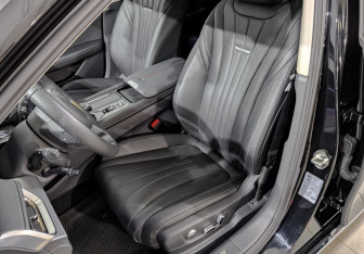 Подержанный автомобиль Hongqi H5 2024 года (20 фото)