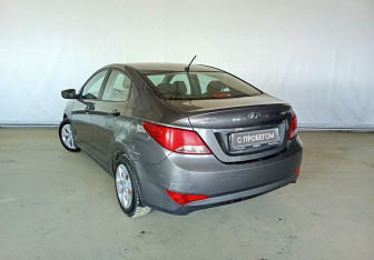 Подержанный автомобиль Hyundai Solaris Sedan 2014 года (4 фото)