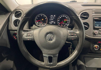 Подержанный автомобиль Volkswagen Tiguan 2012 года (13 фото)