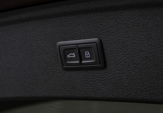 Подержанный автомобиль Audi Q5 2018 года (19 фото)