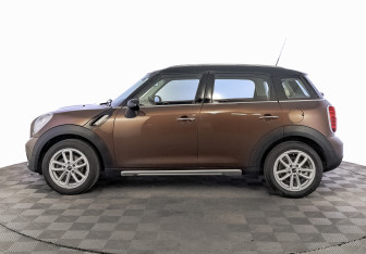Подержанный автомобиль MINI Countryman 2015 года (8 фото)