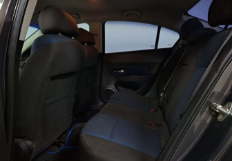 Подержанный автомобиль Chevrolet Cruze Sedan 2013 года (11 фото)