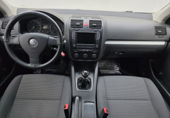Подержанный автомобиль Volkswagen Jetta Sedan 2008 года (11 фото)