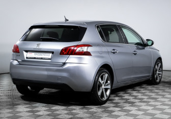 Подержанный автомобиль Peugeot 308 Hatchback 2014 года (5 фото)