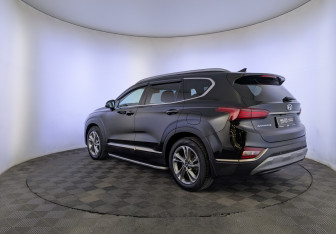 Подержанный автомобиль Hyundai Santa Fe 2019 года (7 фото)
