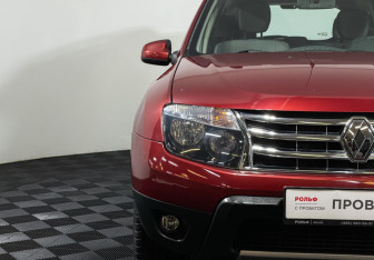 Подержанный автомобиль Renault Duster 2012 года (14 фото)