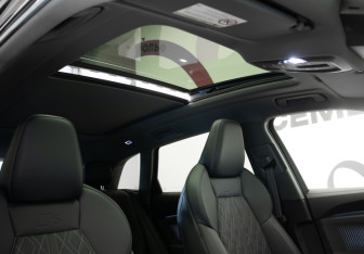Подержанный автомобиль Audi Q5 2025 года (29 фото)