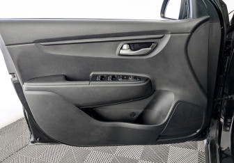 Подержанный автомобиль Kia Rio Hatchback 2020 года (19 фото)