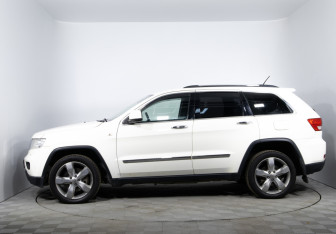 Подержанный автомобиль Jeep Grand Cherokee 2012 года (8 фото)
