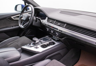 Подержанный автомобиль Audi Q7 2018 года (10 фото)