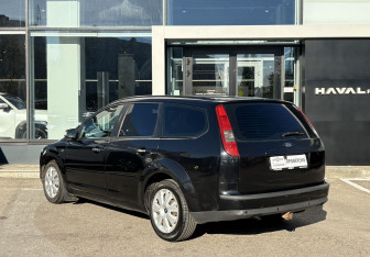 Подержанный автомобиль Ford Focus Wagon 2006 года (7 фото)