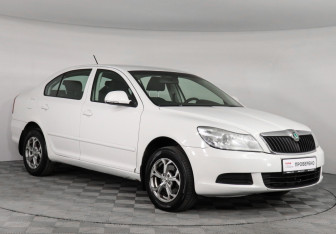 Подержанный автомобиль Skoda Octavia Liftback 2011 года (2 фото)