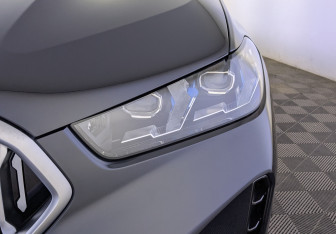 Подержанный автомобиль BMW X6 2025 года (11 фото)