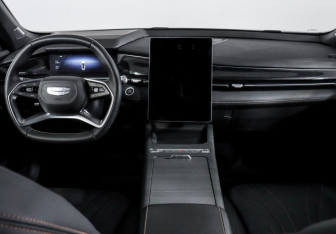 Подержанный автомобиль Geely Preface 2024 года (12 фото)