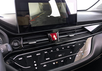 Подержанный автомобиль JAC JS4 2022 года (21 фото)