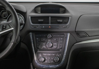 Подержанный автомобиль Opel Mokka 2014 года (14 фото)