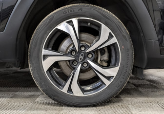 Подержанный автомобиль Москвич 3 2023 года (18 фото)