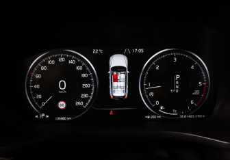 Подержанный автомобиль Volvo XC60 2019 года (16 фото)