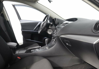 Подержанный автомобиль Mazda 3 Sedan 2012 года (6 фото)