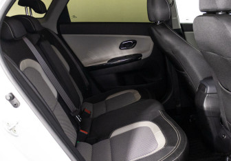 Подержанный автомобиль Kia Ceed Wagon 2018 года (24 фото)