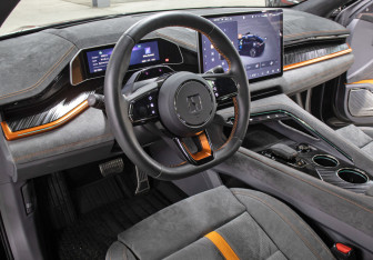 Подержанный автомобиль Zeekr 001 2023 года (16 фото)