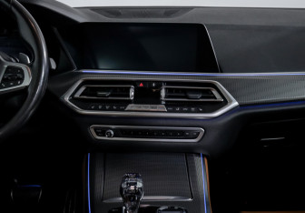 Подержанный автомобиль BMW X5 2019 года (13 фото)