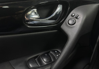 Подержанный автомобиль Nissan Qashqai 2017 года (21 фото)
