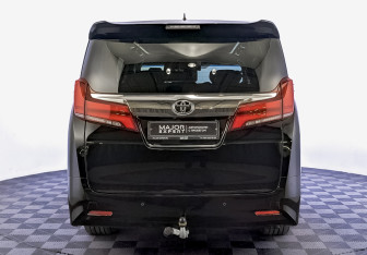 Подержанный автомобиль Toyota Alphard 2018 года (6 фото)