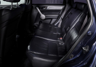 Подержанный автомобиль Honda CR-V 2007 года (10 фото)