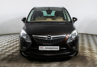 Подержанный автомобиль Opel Zafira Compactvan 2013 года (2 фото)