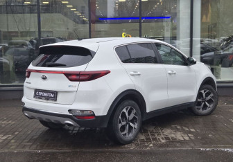 Подержанный автомобиль Kia Sportage 2020 года (8 фото)