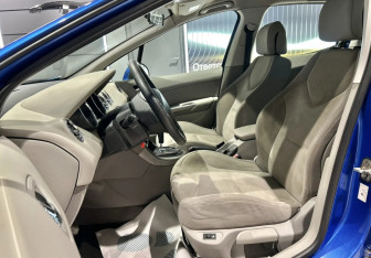 Подержанный автомобиль Peugeot 308 Hatchback 2009 года (8 фото)