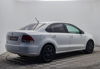 Подержанный автомобиль Volkswagen Polo Sedan 2014 года (5 фото)