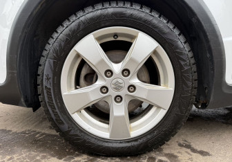 Подержанный автомобиль Suzuki SX4 Hatchback 2012 года (9 фото)