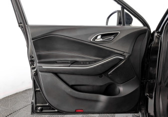 Подержанный автомобиль Москвич 3 2023 года (19 фото)