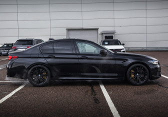 Подержанный автомобиль BMW M5 Sedan 2020 года (6 фото)