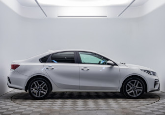 Подержанный автомобиль Kia Cerato Sedan 2021 года (6 фото)
