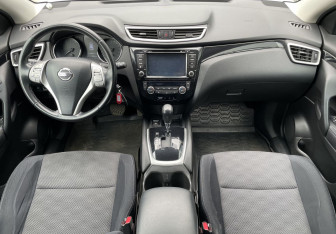 Подержанный автомобиль Nissan Qashqai 2014 года (10 фото)