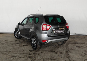 Подержанный автомобиль Nissan Terrano 2014 года (4 фото)