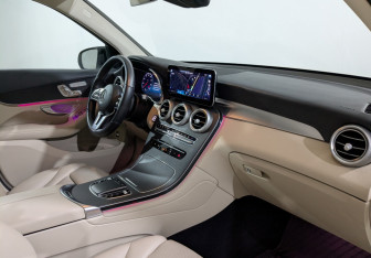 Подержанный автомобиль Mercedes-Benz GLC Coupe 2021 года (16 фото)