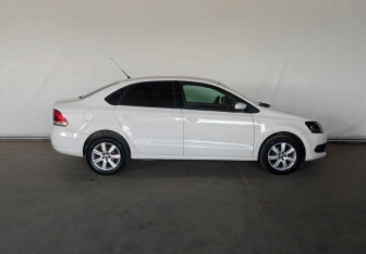Подержанный автомобиль Volkswagen Polo Sedan 2012 года (4 фото)