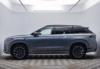 Подержанный автомобиль Jaecoo J8 2024 года (8 фото)