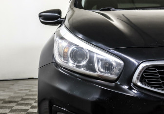 Подержанный автомобиль Kia Ceed Hatchback 2016 года (6 фото)