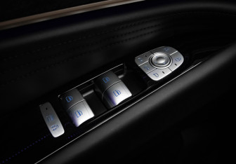 Подержанный автомобиль Jaecoo J8 2024 года (15 фото)