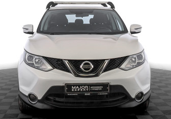 Подержанный автомобиль Nissan Qashqai 2017 года (2 фото)