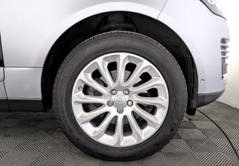 Подержанный автомобиль Land Rover Range Rover 2019 года (18 фото)