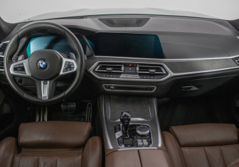 Подержанный автомобиль BMW X7 2020 года (12 фото)