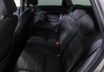 Подержанный автомобиль Ford Focus Wagon 2008 года (8 фото)