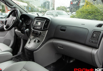 Подержанный автомобиль Hyundai Grand Starex 2017 года (7 фото)